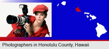 a female photographer with a camera and a tripod; Honolulu County highlighted in red on a map